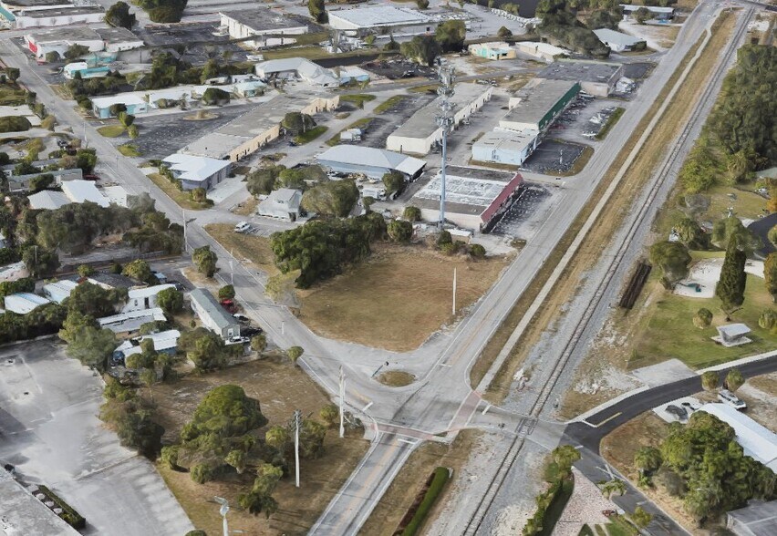 More Photos Of 920 SE Dixie Hwy, Stuart Land For Sale