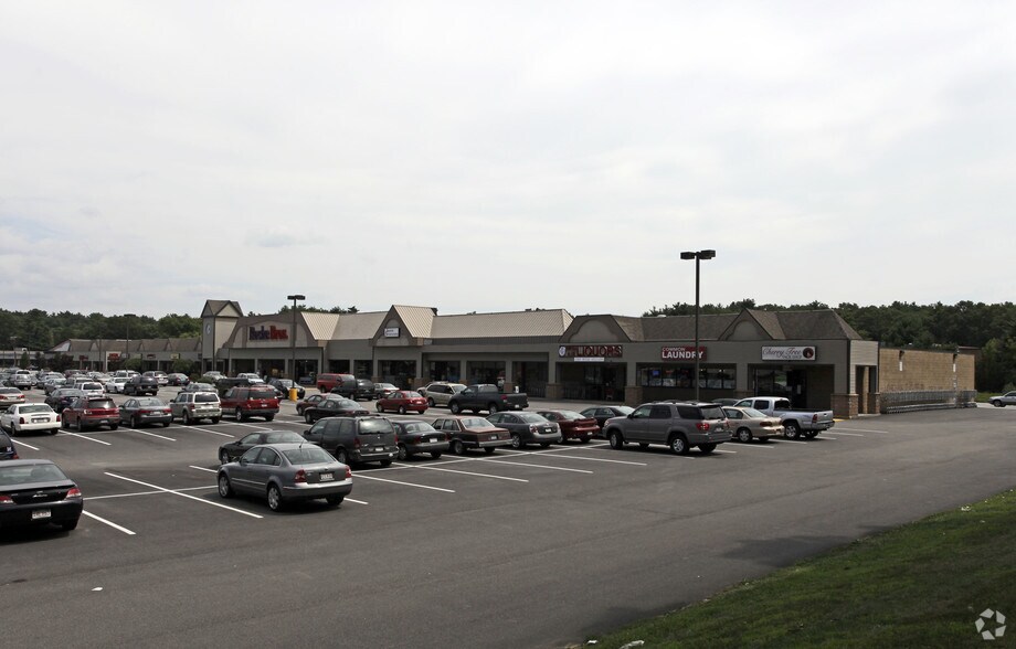 More Photos Of 4-30 Milliston Rd, Millis-Clicquot Unknown For Lease