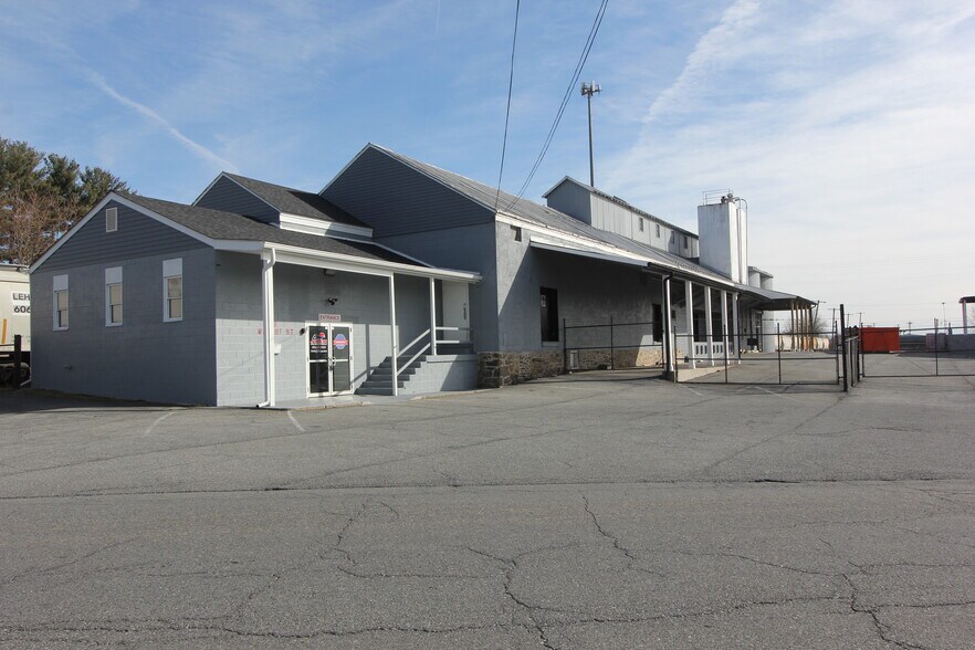 More Photos Of 36 Walnut St, Thurmont Warehouse For Lease