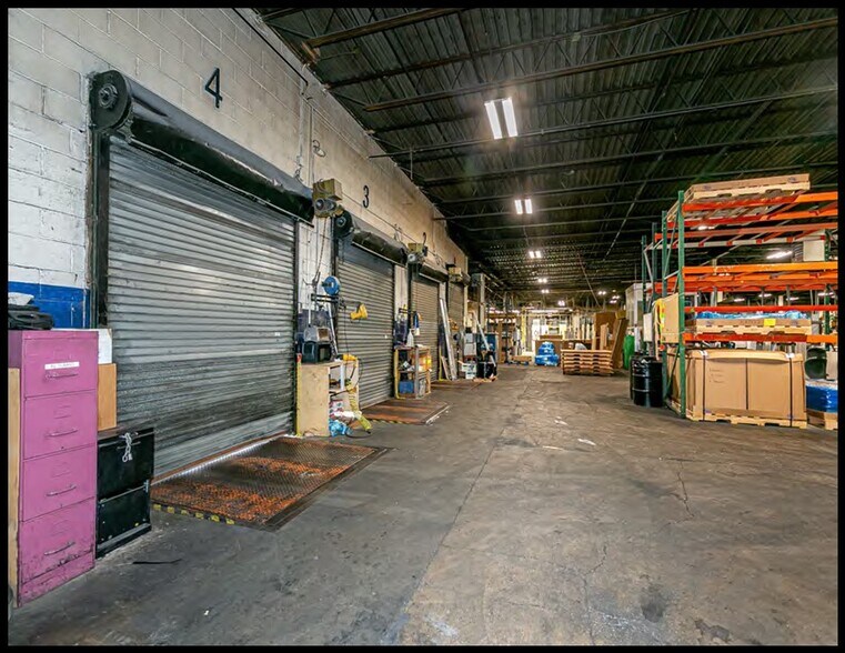 More Photos Of 95 State St, Westbury Manufacturing For Lease