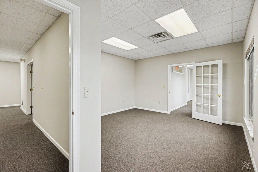 More Photos Of 6900 Houston Rd, Florence Office For Lease