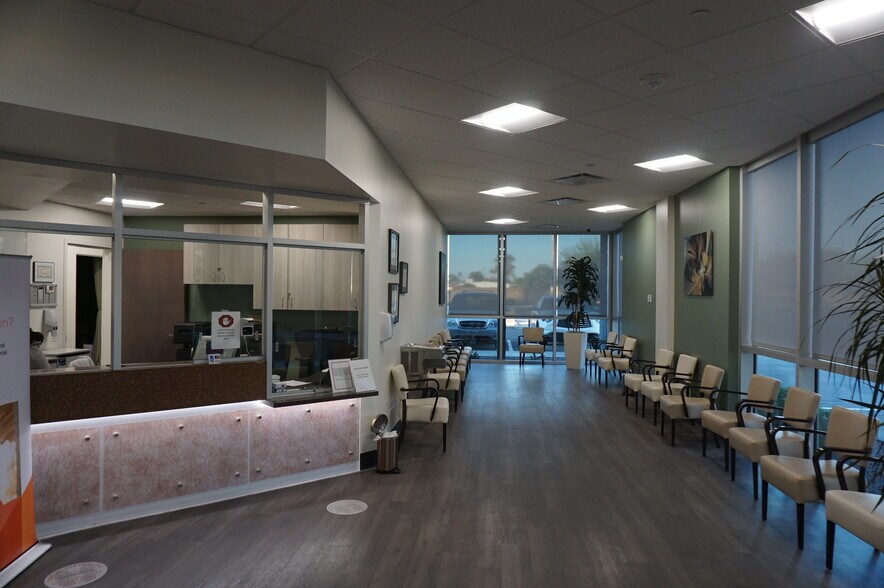 More Photos Of 7529 E Broadway Rd, Mesa Medical For Sale