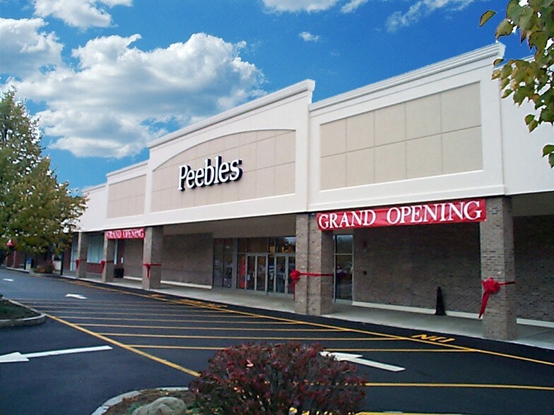 More Photos Of 910 S Spring St, Petoskey Storefront For Lease