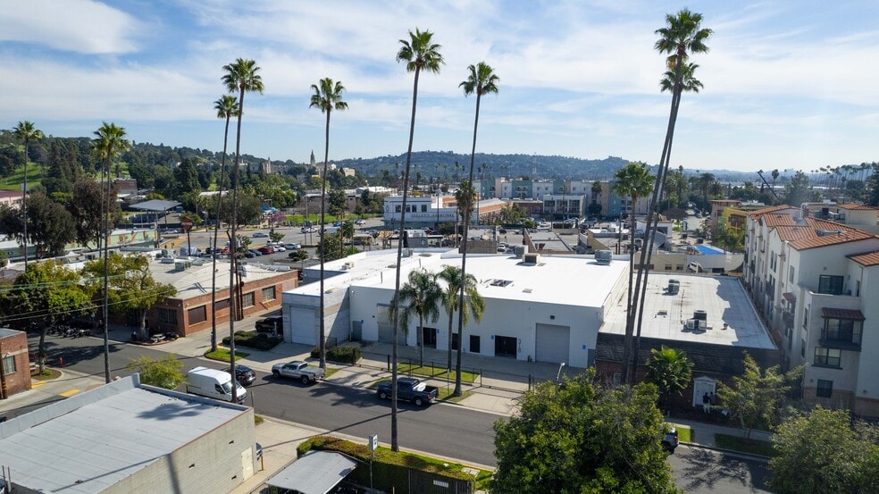 More Photos Of 316-318 Mira Loma Ave, Glendale Warehouse For Lease