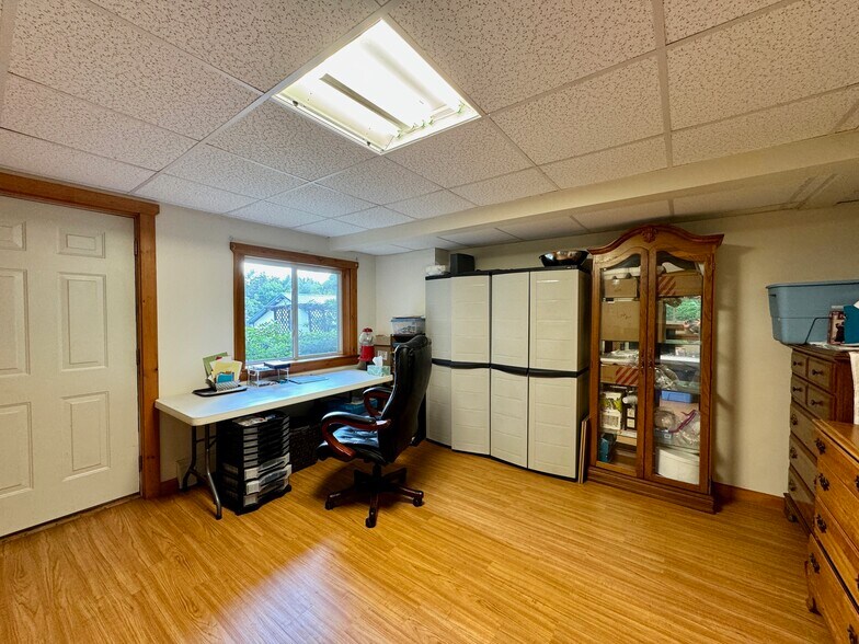 More Photos Of 382 Water St, Guilford Hotel For Sale