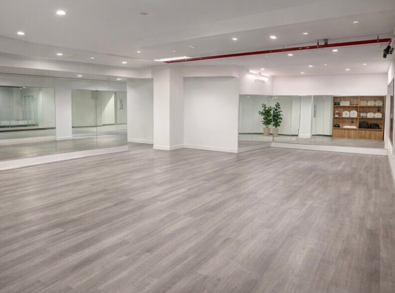 More Photos Of 250 E 49th St, New York Apartments For Lease