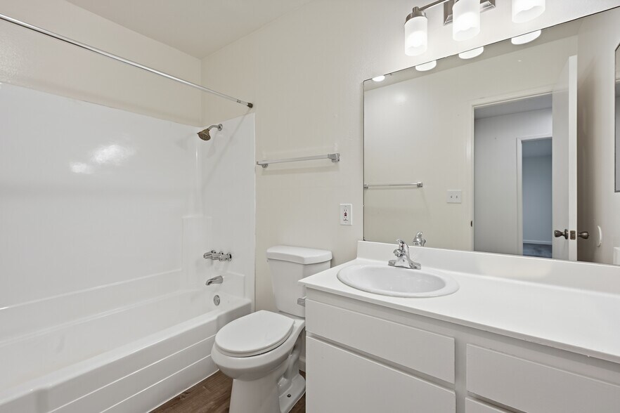 More Photos Of 5005 Diane Ave, San Diego Apartments For Sale