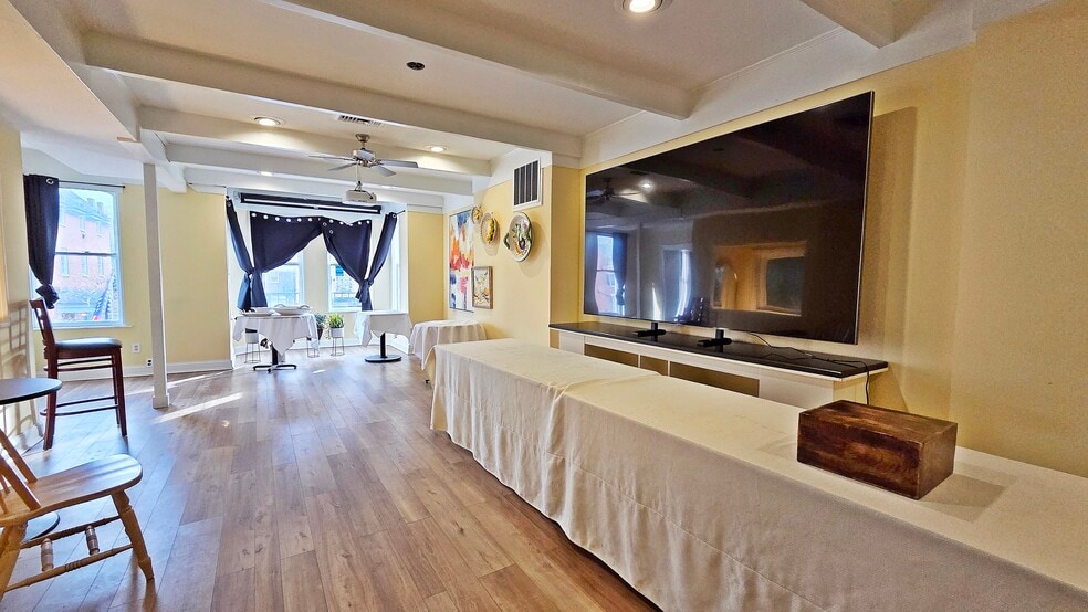 More Photos Of 305 S Washington St, Alexandria Restaurant For Lease