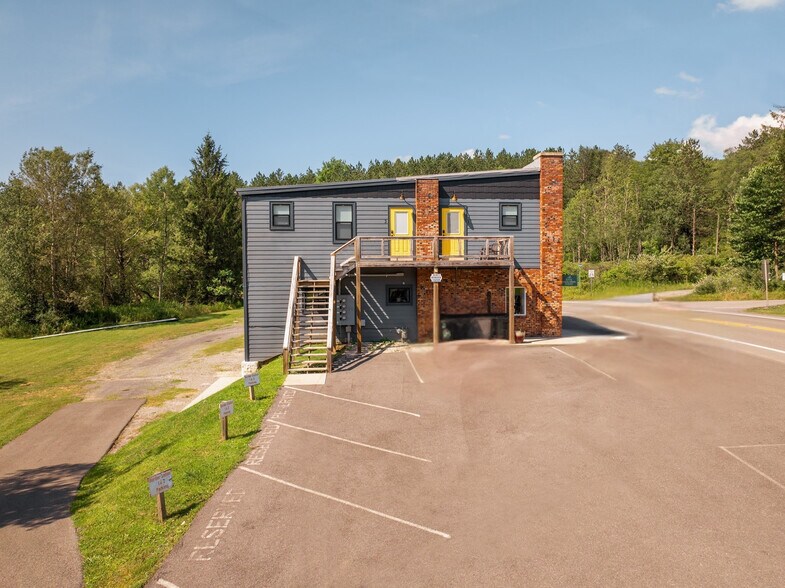 More Photos Of 541 Spruce St, Thomas Flex For Sale
