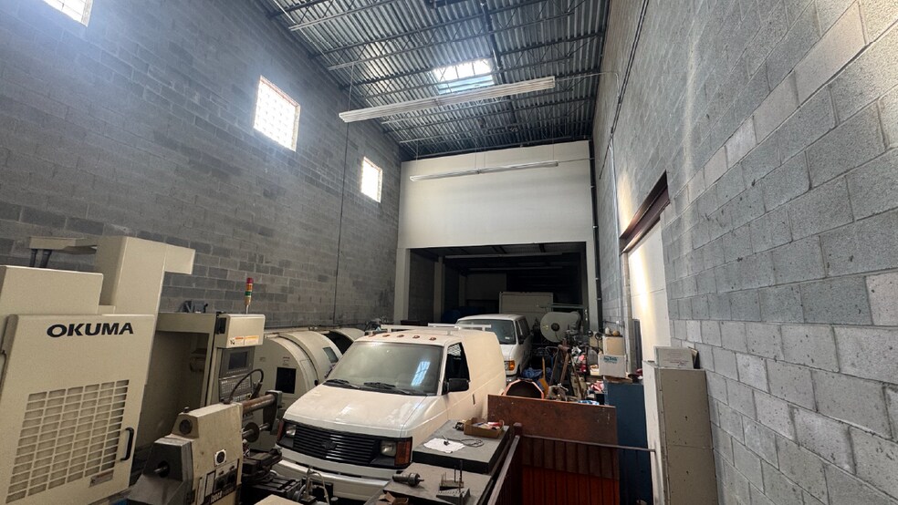 More Photos Of 2377-2379 48th St, Astoria Warehouse For Sale