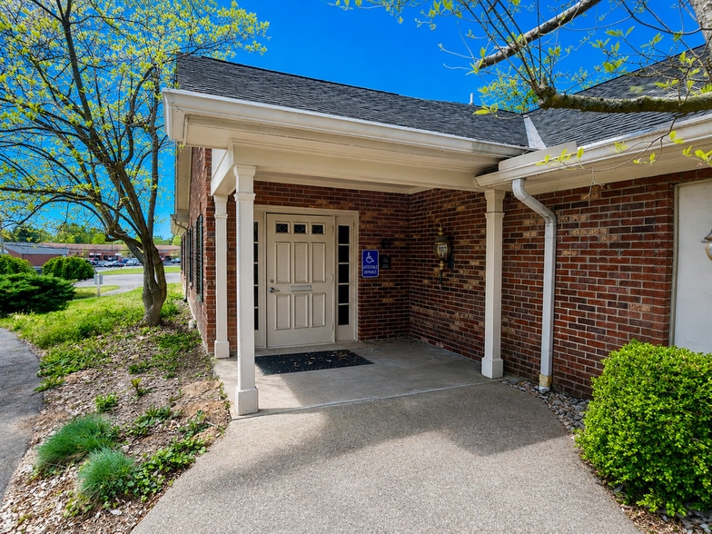 More Photos Of 11907 Montgomery Rd, Cincinnati Medical For Lease