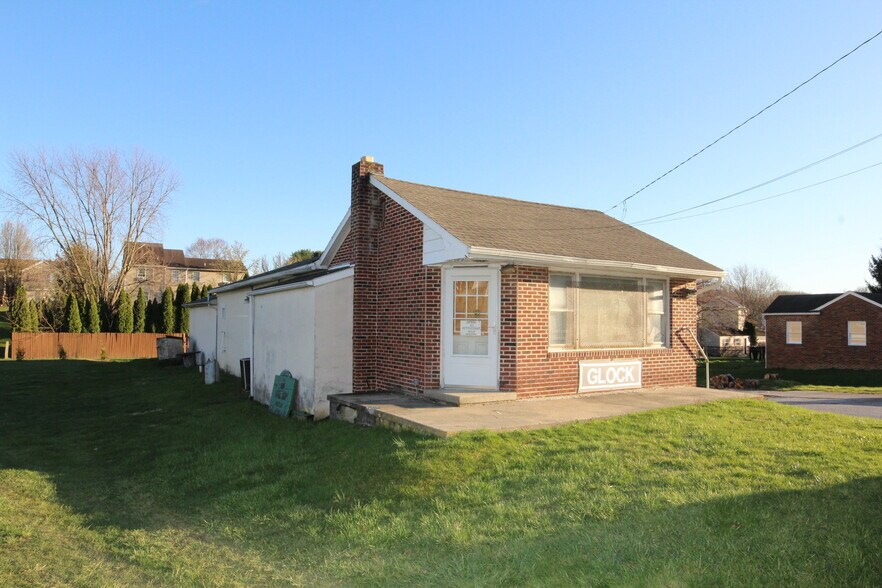 More Photos Of 72 Maple St, East Prospect Freestanding For Sale