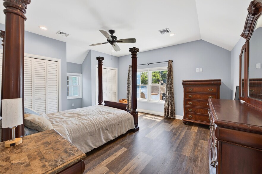 More Photos Of 528 Ridgeway Ave, South Amboy General Retail For Sale