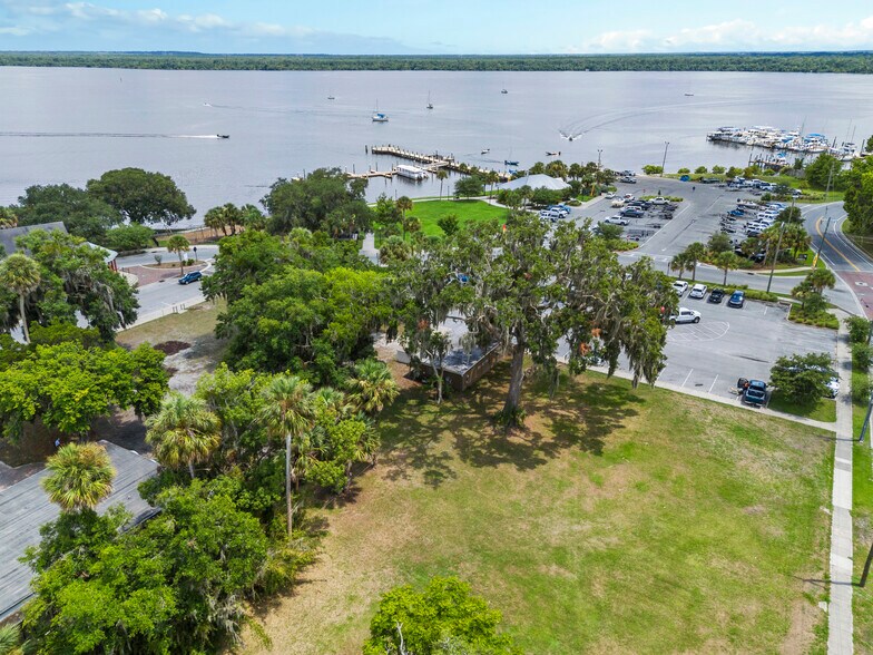 More Photos Of 203 Laurel St, Palatka Office For Sale