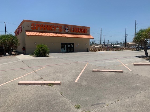 More Photos Of 219 E Goodnight Ave, Aransas Pass General Retail For Lease