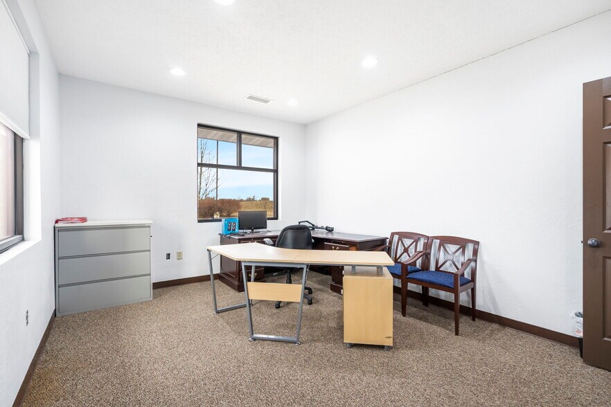 More Photos Of 4136 South Scenic, Springfield Office For Lease