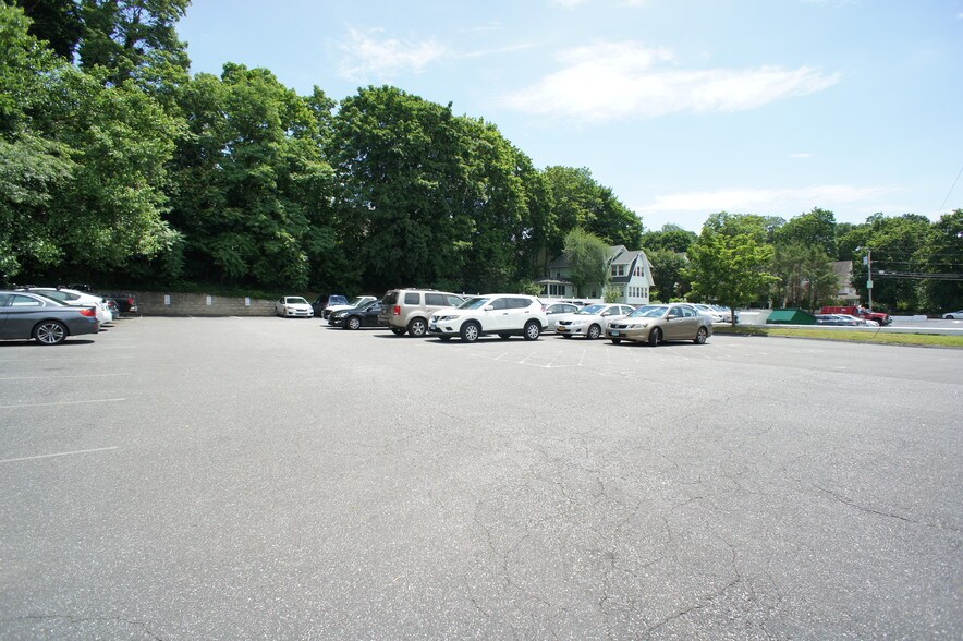 More Photos Of 65 East Ave, Norwalk Office For Lease
