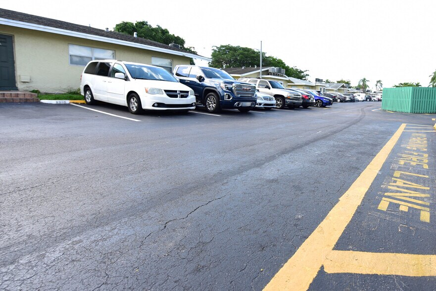 More Photos Of 6954-6956 SW 5th St, Margate Apartments For Sale