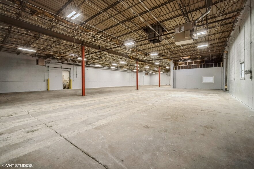 More Photos Of 2068-2068 S Foster Ave, Wheeling Manufacturing For Lease