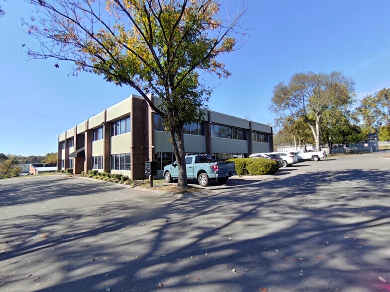 Primary Photo Of 113 Cumberland Ave, Madison Office For Lease