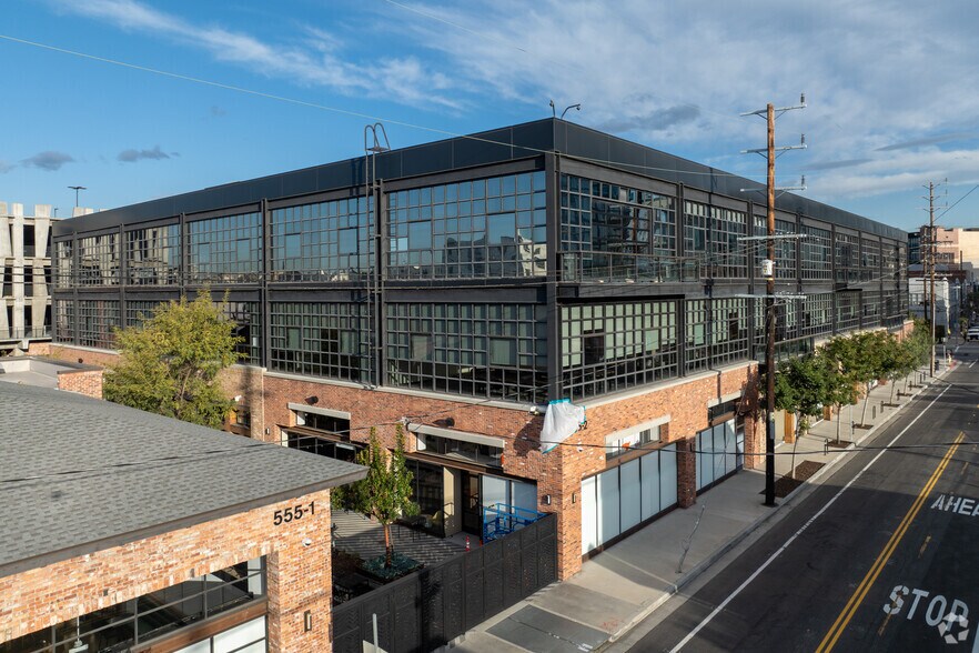 More Photos Of 555-581 Mateo St, Los Angeles Loft Creative Space For Lease