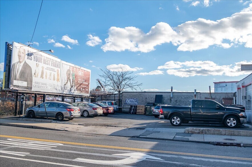 More Photos Of 10 Mill St, Port Chester Freestanding For Lease