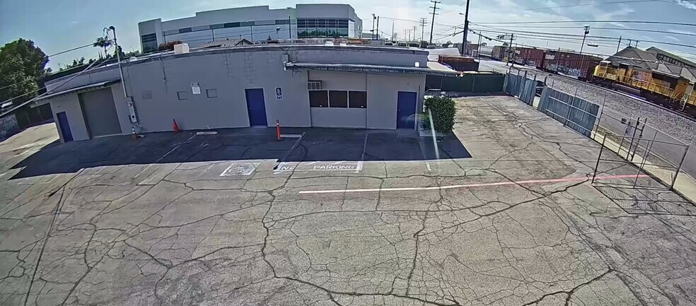 More Photos Of 633 W State St, Ontario Warehouse For Lease