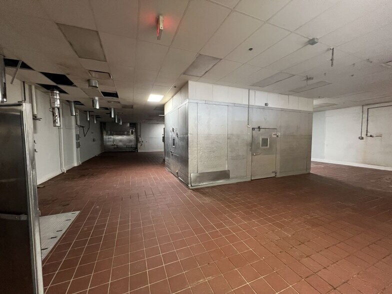 More Photos Of 4 Pin Oak Dr, Branford Industrial For Lease