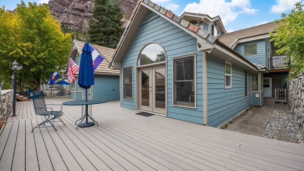 More Photos Of 118 6TH Ave, Ouray Hotel For Sale