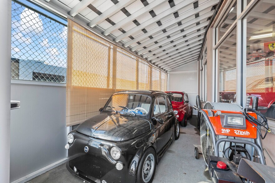 More Photos Of 49-18 25th Ave, Woodside Warehouse For Sale