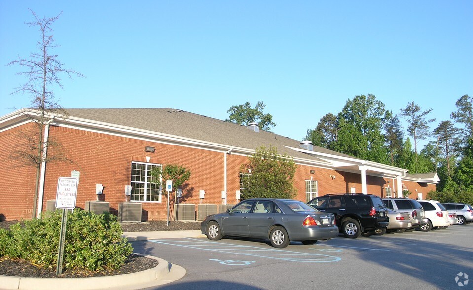 More Photos Of 319 Pelham Rd, Greenville Office For Sale