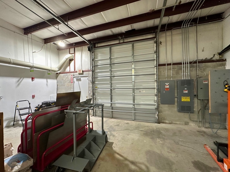 More Photos Of 188 Triple Diamond Blvd, Nokomis Warehouse For Sale