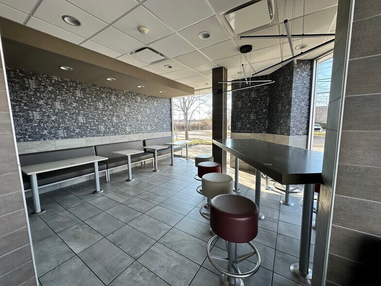 More Photos Of 3850 Veterans Memorial Hwy, Bohemia Fast Food For Lease
