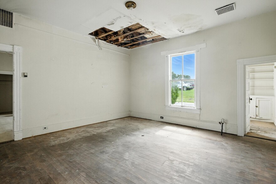 More Photos Of 455 Railroad Ave, Keysville Apartments For Sale