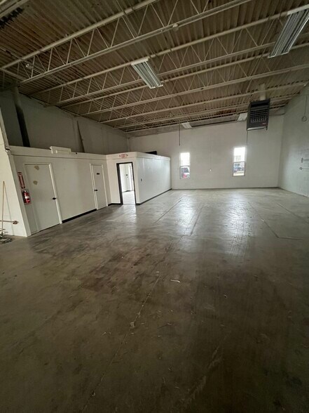 More Photos Of 7252 Industrial Park Blvd, Mentor Manufacturing For Lease