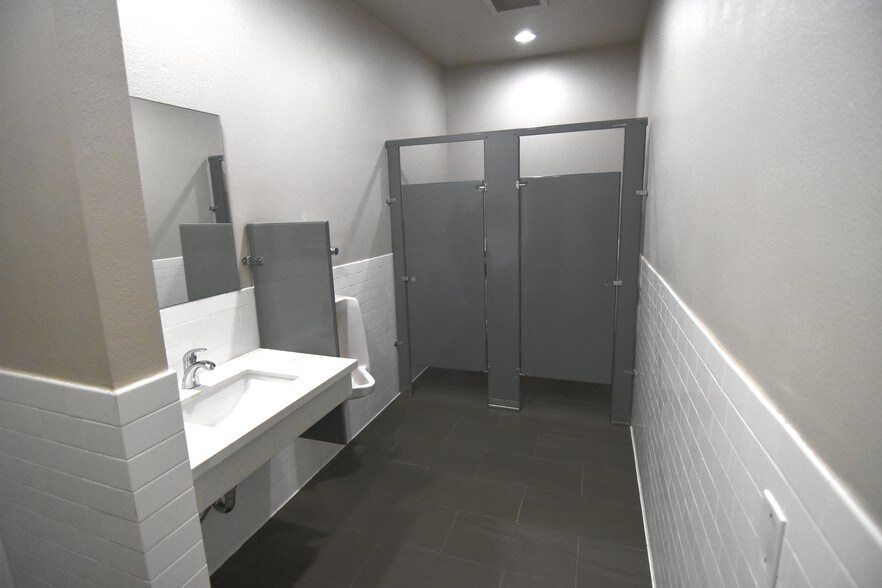 More Photos Of 3654-3660 Ruffin Rd, San Diego Unknown For Lease