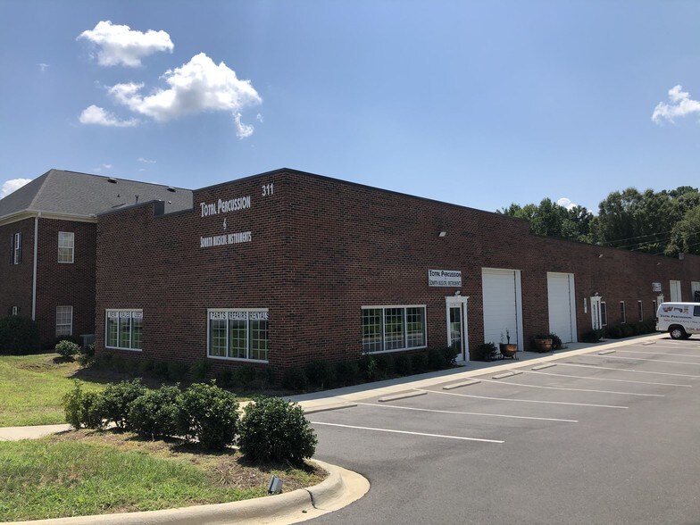 More Photos Of 311-317 Post Office Dr, Indian Trail Showroom For Lease