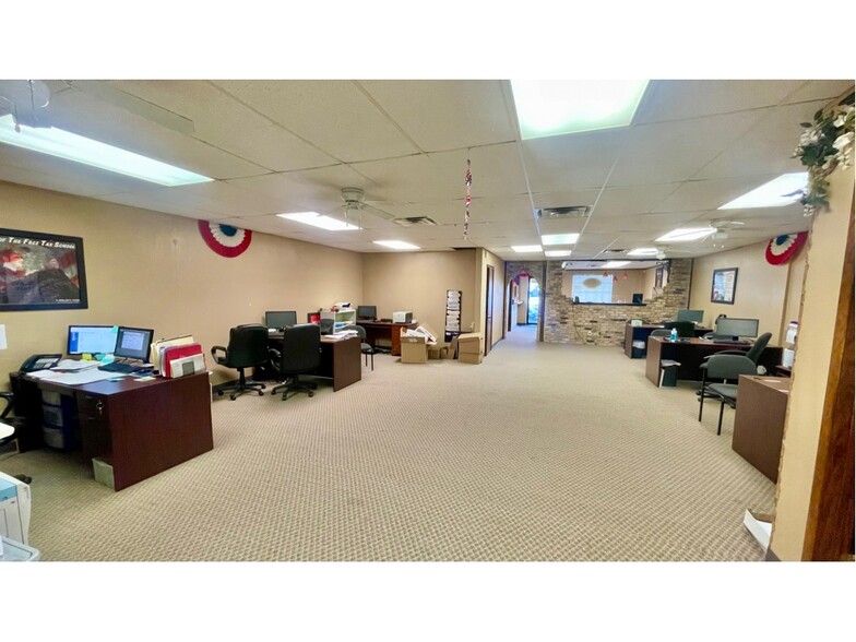 More Photos Of 408 E Loop 281, Longview Office For Lease