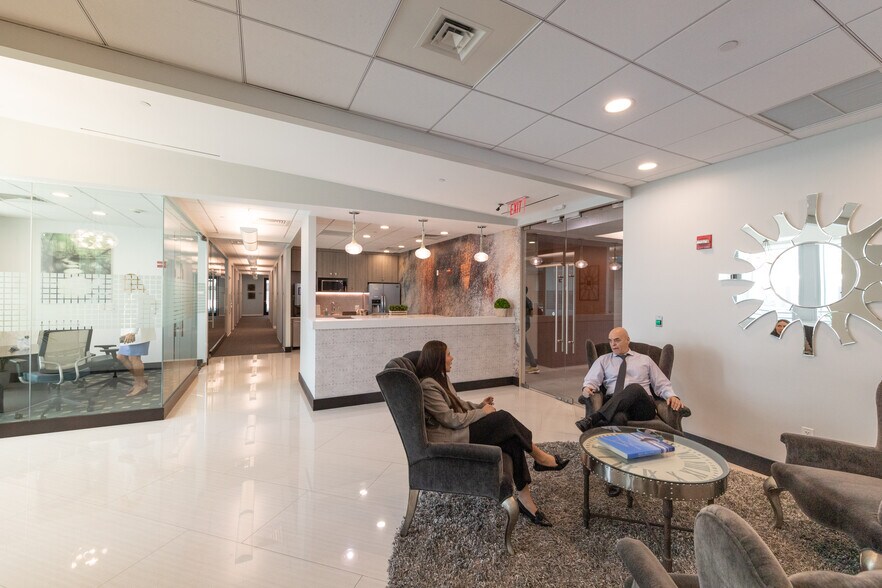More Photos Of 1395 Brickell Ave, Miami Coworking Space
