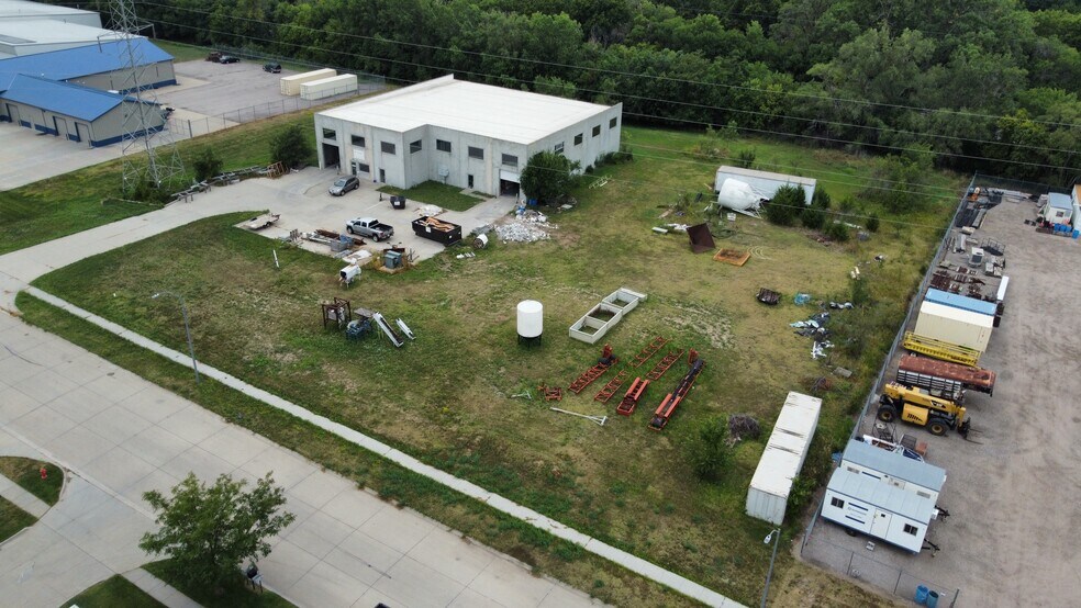 More Photos Of 3801 S 6th St, Lincoln Warehouse For Sale