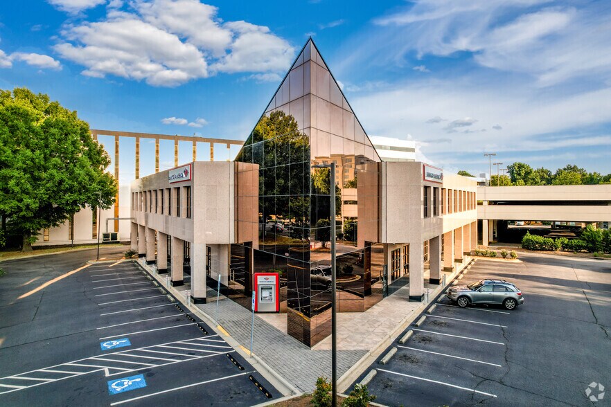 Primary Photo Of 6200 Fairview Rd, Charlotte Bank For Lease