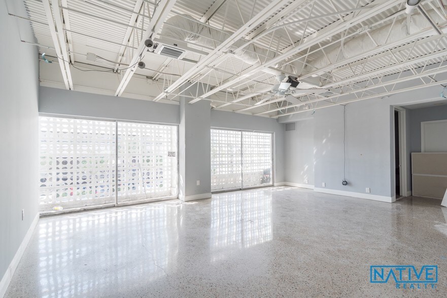 More Photos Of 218 Commercial Blvd, Fort Lauderdale Storefront Retail Office For Lease
