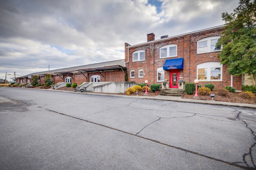 More Photos Of 151 E Main St, Kingsport Loft Creative Space For Lease