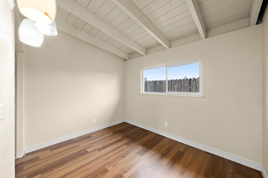 More Photos Of 2605 Albatross Way, Sacramento Apartments For Sale
