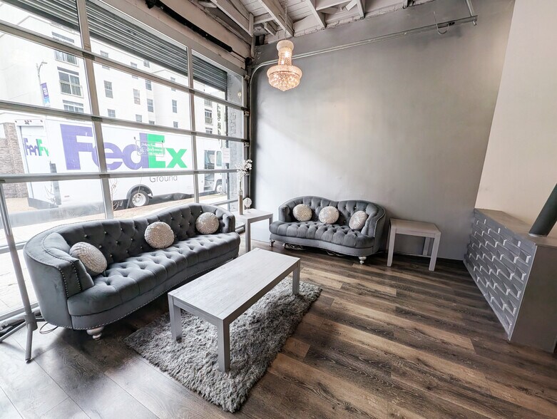 More Photos Of 914 S Olive St, Los Angeles Storefront For Lease