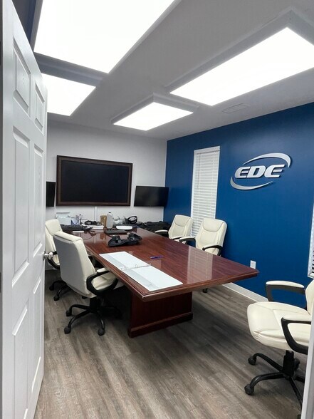 More Photos Of 11624 E State Road 250, Crothersville Warehouse For Lease