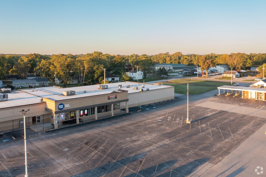 More Photos Of 392 W Us-6, Valparaiso Unknown For Lease