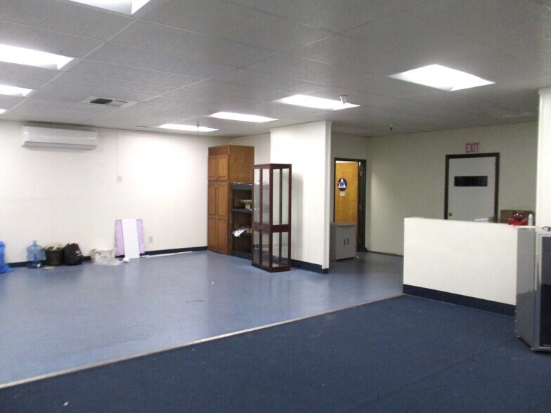 More Photos Of 9900-9904 S Central Ave, Los Angeles Schools For Lease