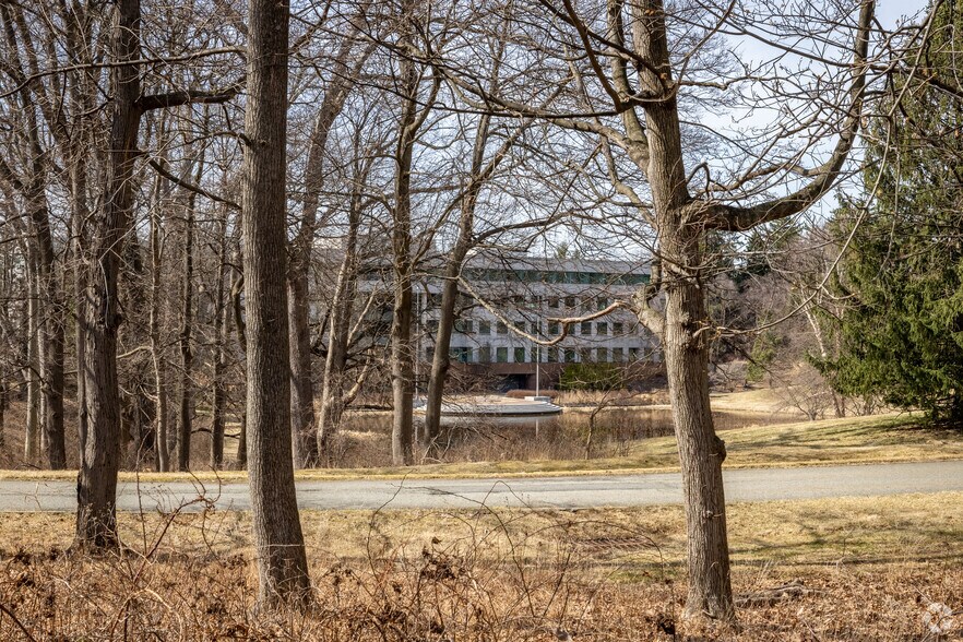 More Photos Of 3 Giralda Farms, Madison Office For Lease