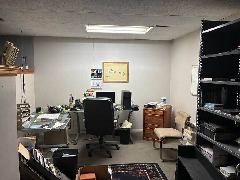 More Photos Of 1401-1409 W Shawnee, Muskogee Manufacturing For Sale